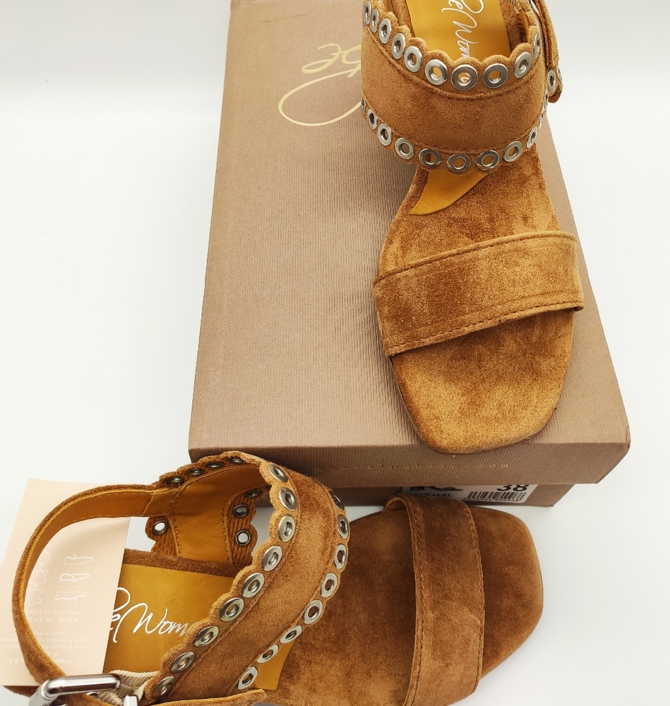 Sandals - Picture 4 of 5